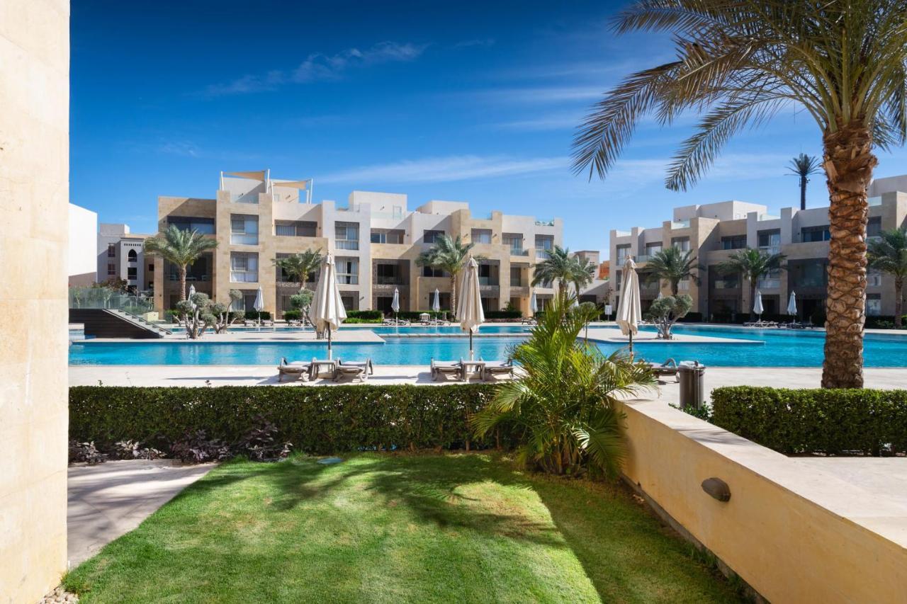 Jazzy 1bdr W Outdoor Pool View Terrace Free Pool & Access Apartament *